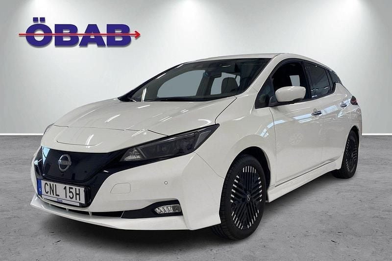 Vit Begagnad 2022 Nissan Leaf N-Connecta Halvkombi | 199 800 kr (Superpris) - Bild 1/4