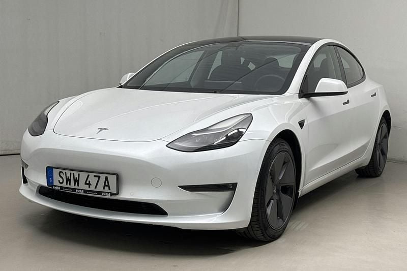 Vit Begagnad 2021 Tesla Model 3 Sedan | 270 000 kr (Superpris) - Bild 1/4