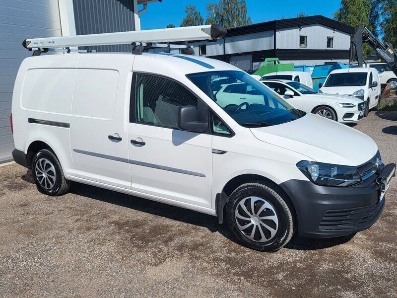 Vit Begagnad 2018 VW Caddy Maxi Minibuss | 159 000 kr (Superpris) - Bild 1/4