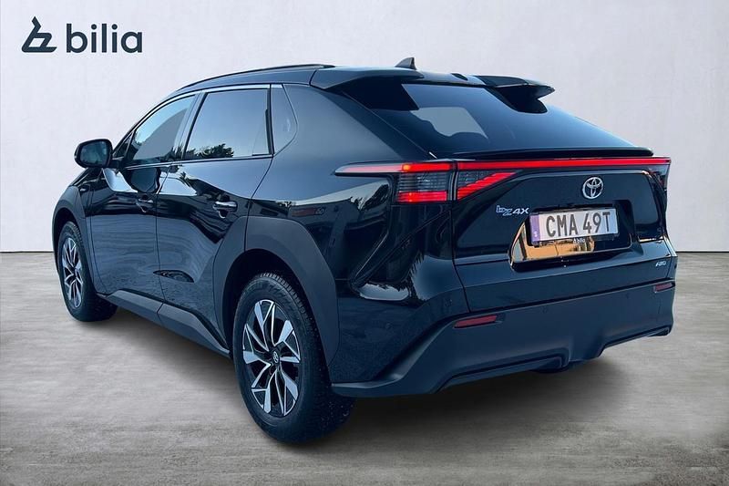 Begagnad Toyota bZ4X Executive 252 kW (343 HK) 2024 Svart SUV
