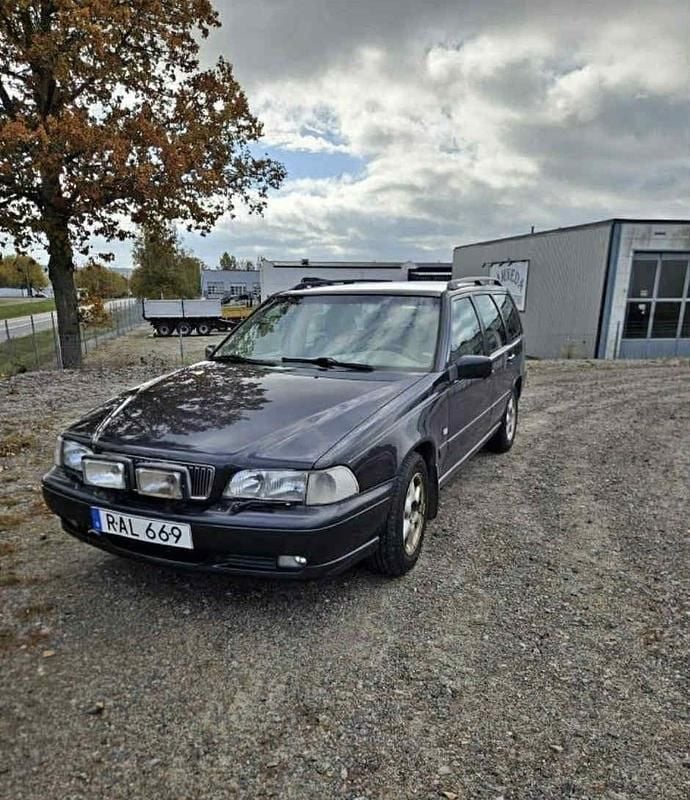 Begagnad 2000 Volvo V70 Kombi | 10 000 kr (Bra pris) - Bild 1/2