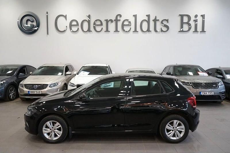 Svart Begagnad 2019 VW Polo Halvkombi | 109 900 kr (Marknadspris) - Bild 1/3