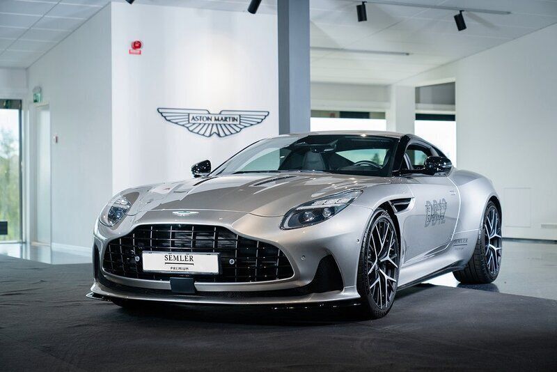 Begagnad 2024 Aston Martin DB12 Sportkupé | 2 895 000 kr - Bild 1/4