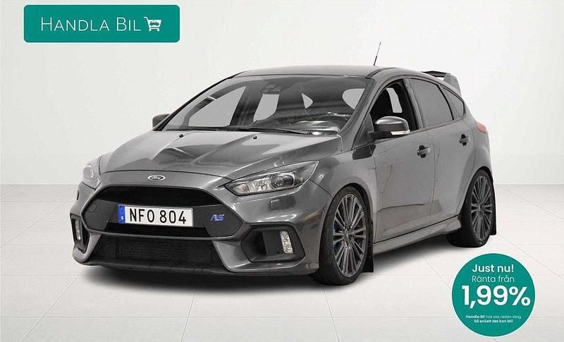 Grå Begagnad 2016 Ford Focus RS Halvkombi | 299 900 kr - Bild 1/3