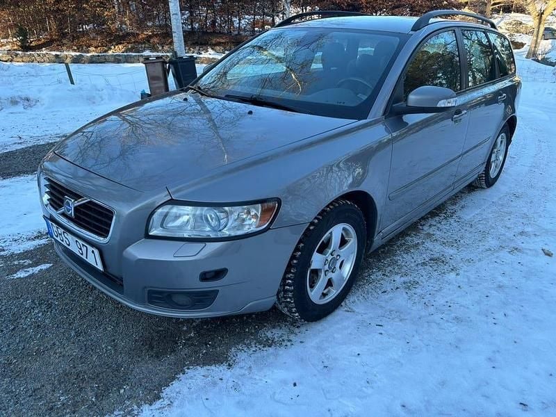 Begagnad Volvo V50 Momentum 125 HK (91 kW) 2008 Kombi