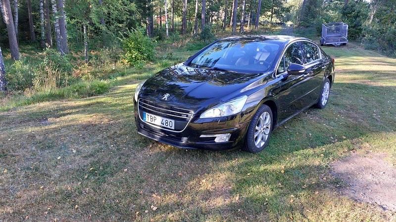 Svart Begagnad 2011 Peugeot 508 Sedan | 52 000 kr (Lite dyr) - Bild 1/4