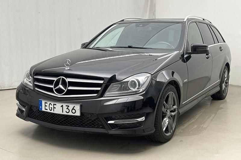 Svart Begagnad 2014 Mercedes C220 Avantgarde Kombi | 112 000 kr - Bild 1/4