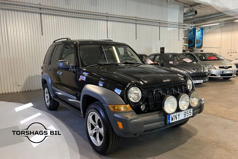Svart Begagnad 2005 Jeep Cherokee SUV | 69 900 kr (Marknadspris) - Bild 1/4