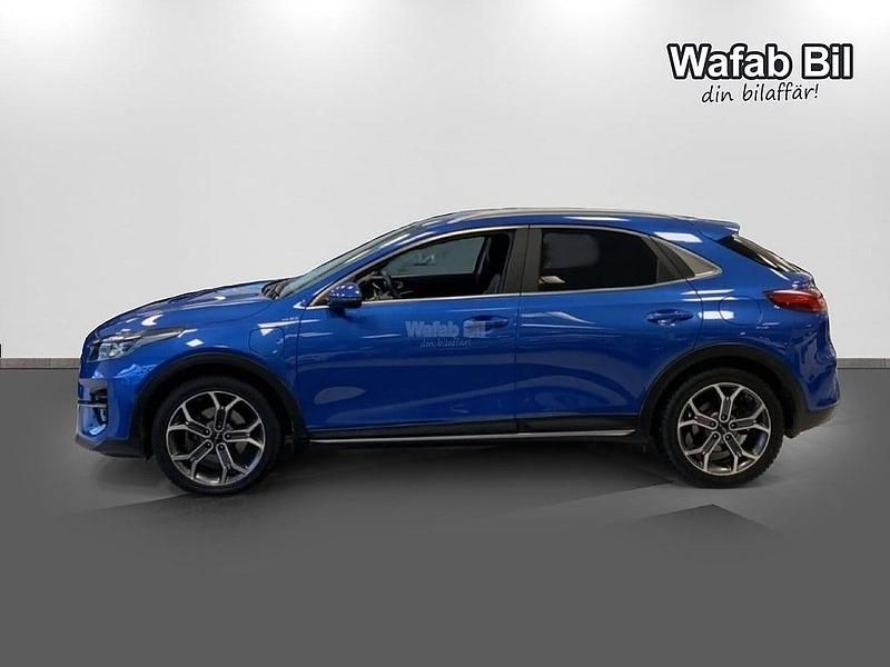 Begagnad Kia XCeed Advance 105 HK (77 kW) 2022 Blå SUV