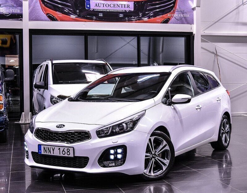 Vit Begagnad 2016 Kia Ceed Sportswagon GT-Line Kombi | 119 900 kr (Marknadspris) - Bild 1/4