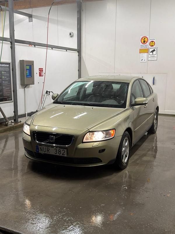 Begagnad 2009 Volvo S40 Sedan | 57 500 kr (Marknadspris) - Bild 1/4