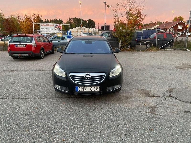Svart Begagnad 2011 Opel Insignia Edition Kombi | 41 900 kr (Bra pris) - Bild 1/4