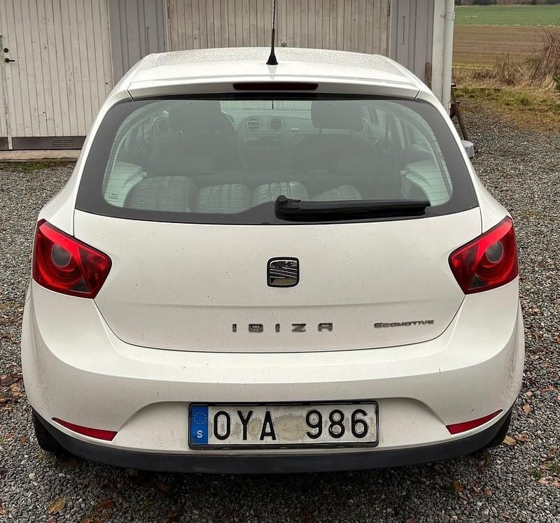 Begagnad Seat Ibiza 105 HK (77 kW) 2011