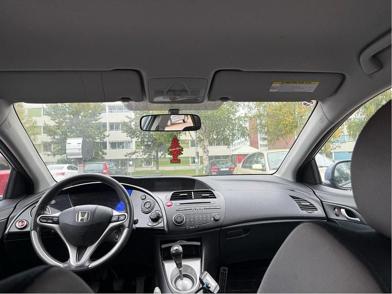 Blå Begagnad 2006 Honda Civic Sport Halvkombi | 34 000 kr (Marknadspris) - Bild 1/4