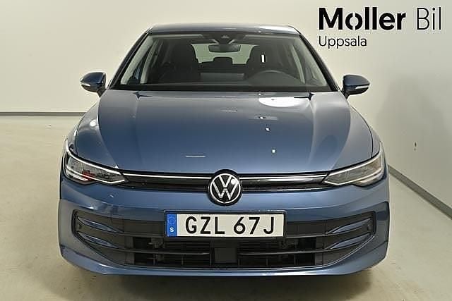 Begagnad VW Golf VIII Edition 150 HK (110 kW) 2025 Anemone blue metallic Halvkombi