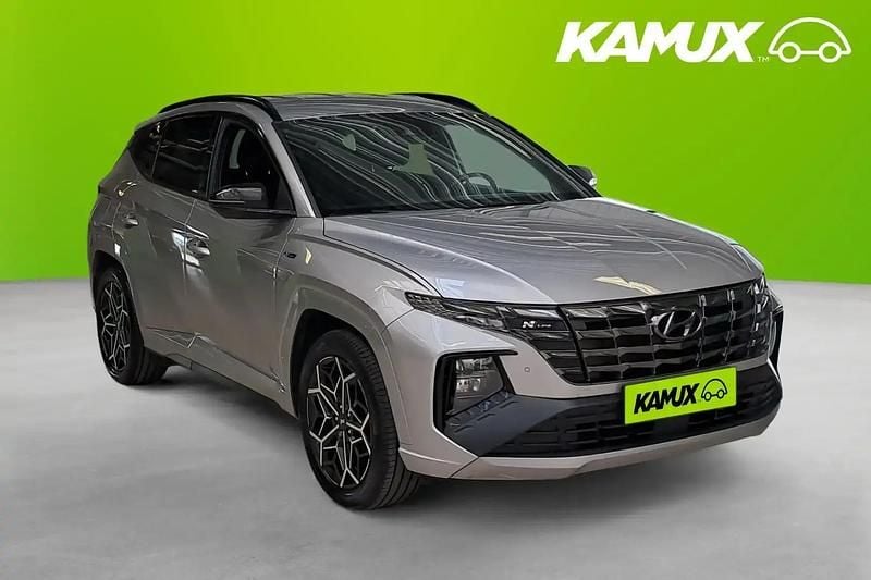 Silver/grå Begagnad 2022 Hyundai Tucson N Line SUV | 289 800 kr (Marknadspris) - Bild 1/4