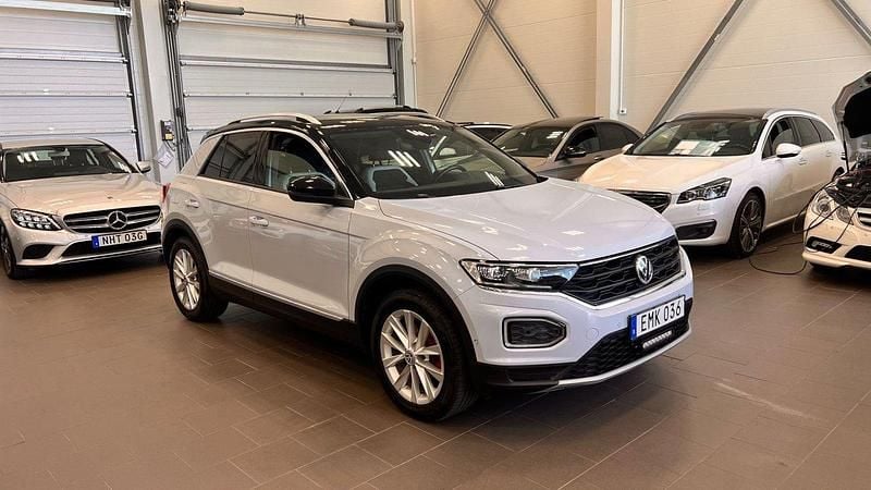 Vit Begagnad 2018 VW T-Roc GT SUV | 219 000 kr (Marknadspris) - Bild 1/4