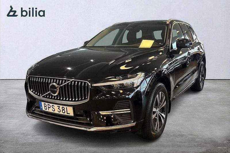 Svart Begagnad 2022 Volvo XC60 Core SUV | 389 900 kr (Marknadspris) - Bild 1/3