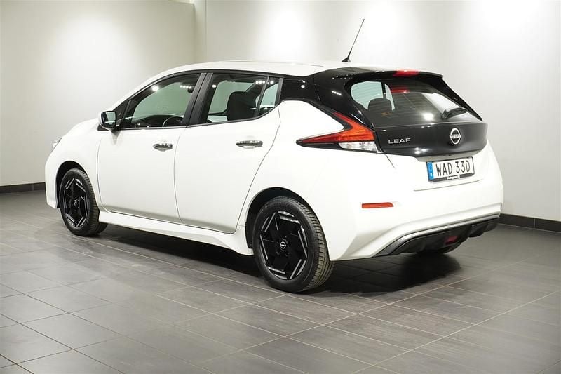 Begagnad Nissan Leaf 360º 110 kW (150 HK) 2022 Vit Halvkombi