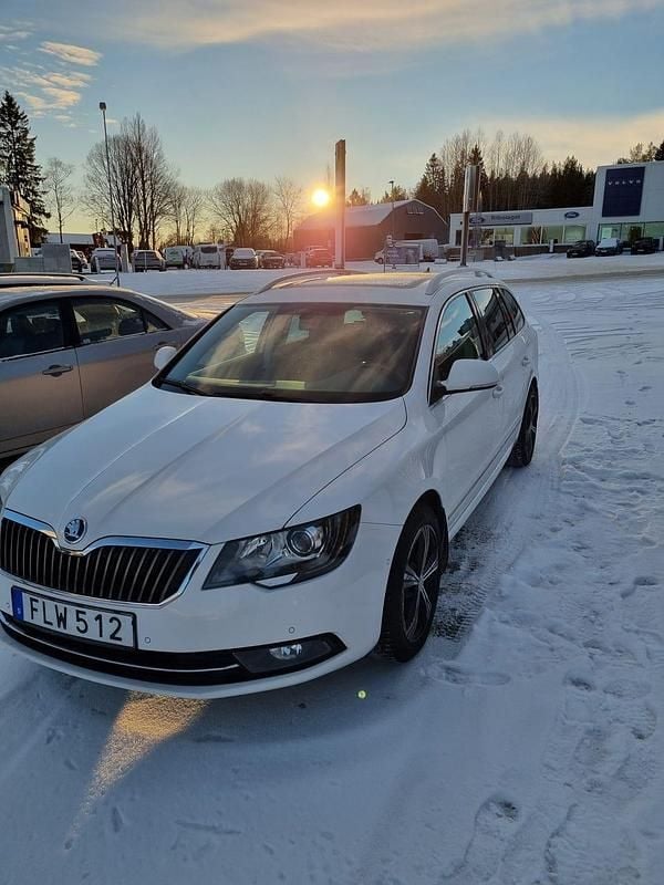 Begagnad Skoda Superb 140 HK (102 kW) 2015 Kombi