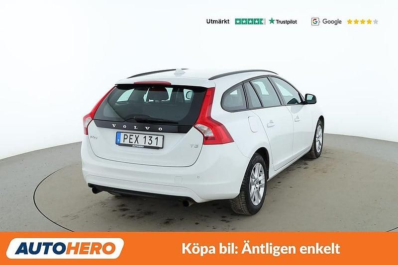 Begagnad Volvo V60 Kinetic 154 HK (113 kW) 2017 Vit Kombi