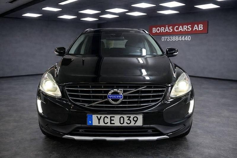 Begagnad Volvo XC60 Momentum 190 HK (139 kW) 2016 Svart SUV