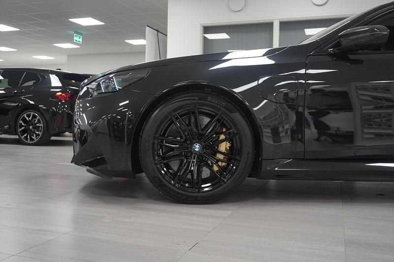 Begagnad BMW M5 Comfort Edition 585 HK (430 kW) 2025 Svart Kombi