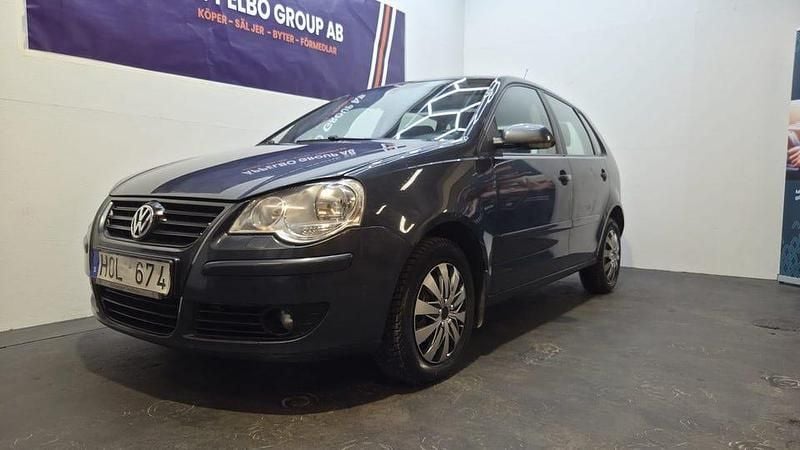 Mörkgrå Begagnad 2008 VW Polo Comfortline Halvkombi | 18 999 kr (Lite dyr) - Bild 1/4