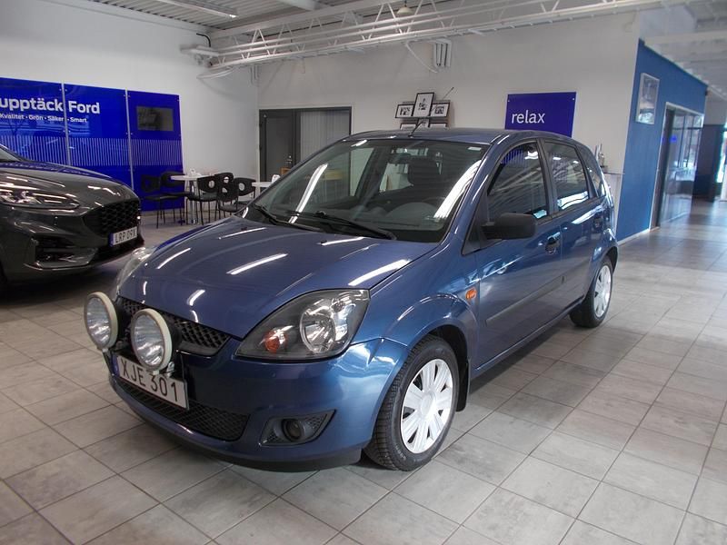 Blå Begagnad 2006 Ford Fiesta | 39 400 kr - Bild 1/4