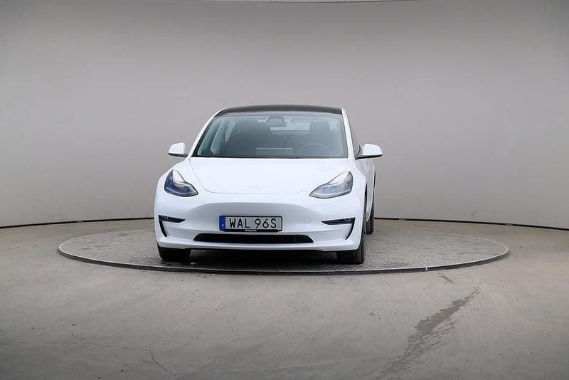 Begagnad Tesla Model 3 323 kW (440 HK) 2023 Vit Sedan