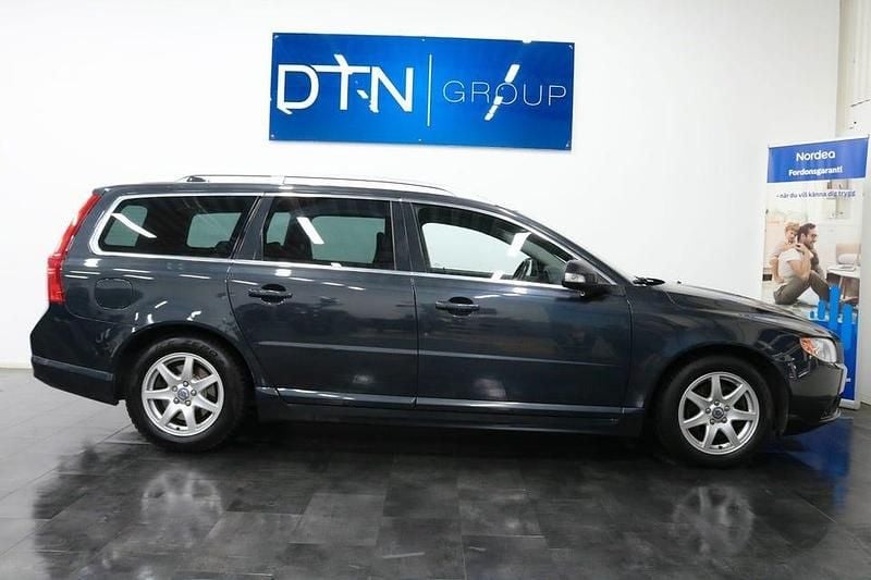 Grå Begagnad 2011 Volvo V70 Summum Kombi | 69 500 kr (Marknadspris) - Bild 1/4