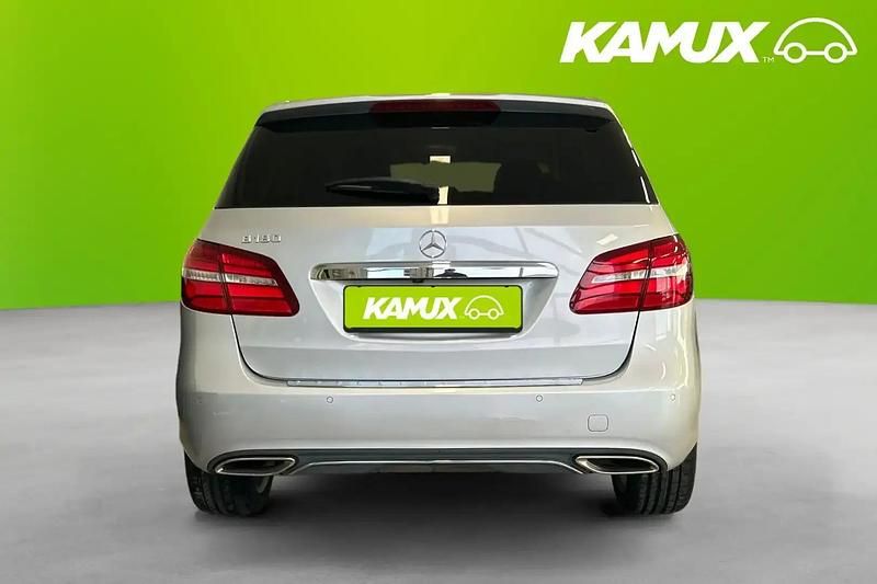 Begagnad Mercedes B180 122 HK (89 kW) 2017 Silver Minibuss