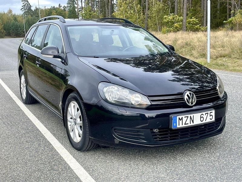 Svart Begagnad 2013 VW Golf VII Kombi | 68 000 kr (Superpris) - Bild 1/4