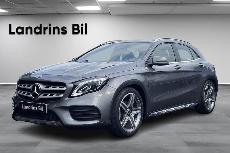Mörkgrå Begagnad 2017 Mercedes GLA200 AMG SUV | 259 000 kr (Lite dyr) - Bild 1/4