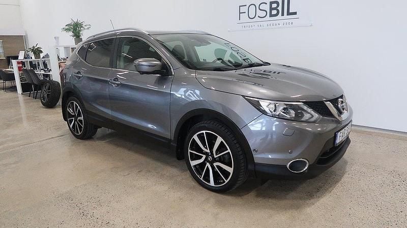 Grå Begagnad 2015 Nissan Qashqai SUV | 119 900 kr (Marknadspris) - Bild 1/3