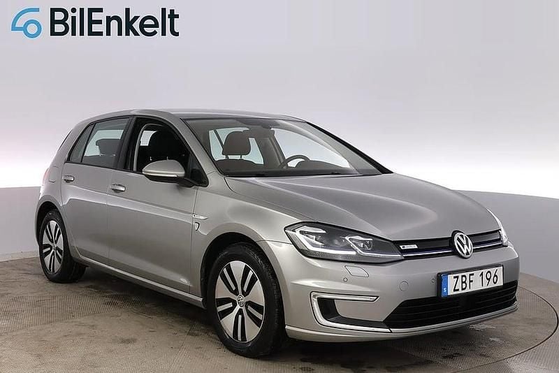 Silver Begagnad 2017 VW e-Golf Halvkombi | 159 800 kr (Marknadspris) - Bild 1/4