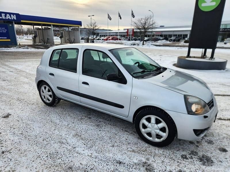 Begagnad Renault Clio R.S. 75 HK (55 kW) 2007 Halvkombi