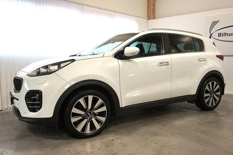 Vit Begagnad 2016 Kia Sportage Advance SUV | 189 000 kr (Marknadspris) - Bild 1/4