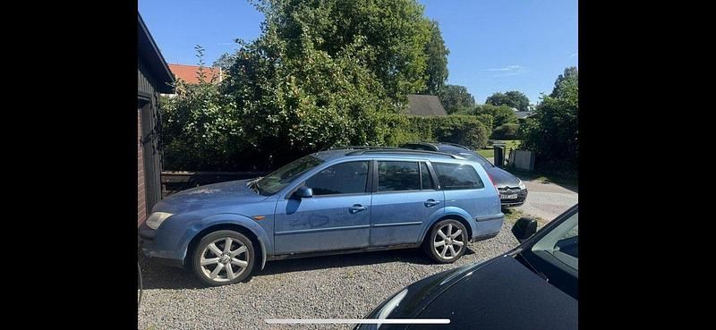 Blå Begagnad 2003 Ford Mondeo Kombi | 5 000 kr (Bra pris) - Bild 1/4