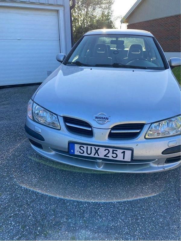 Silver Begagnad 2001 Nissan Almera Sedan | 14 500 kr (Marknadspris) - Bild 1/4