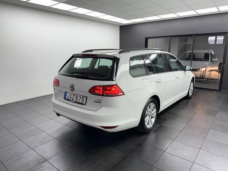 Begagnad VW Golf VII 111 HK (81 kW) 2015 Vit Kombi