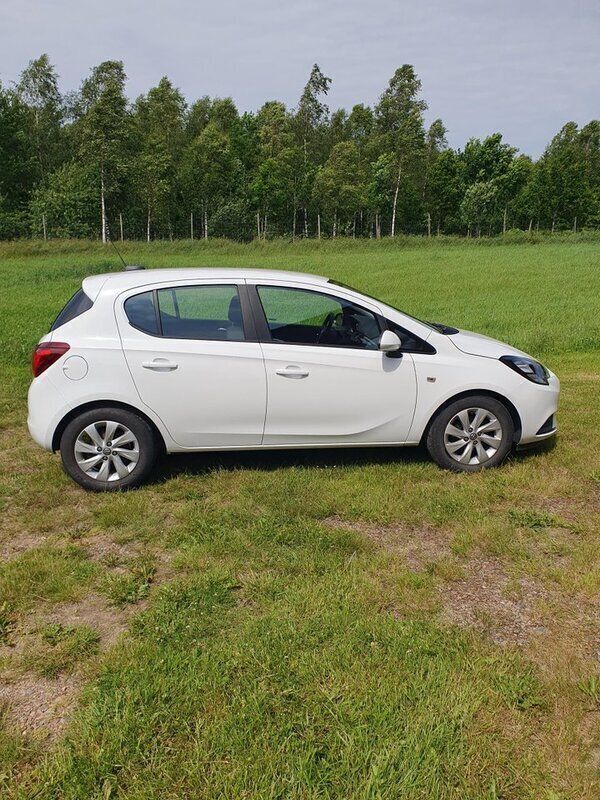 Vit Begagnad 2018 Opel Corsa Halvkombi | 88 000 kr (Bra pris) - Bild 1/4