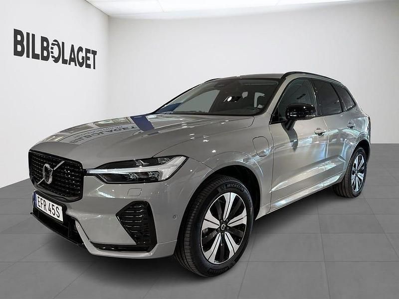 Grå Begagnad 2025 Volvo XC60 Plus SUV | 619 800 kr (Dyr) - Bild 1/4