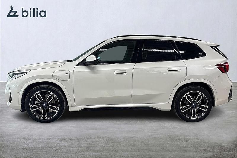 Begagnad BMW X1 M Sport 245 HK (180 kW) 2025 Vit (mineralvit metallic) SUV
