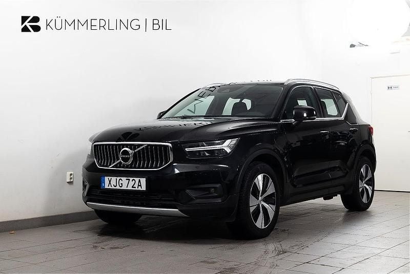 Svart Begagnad 2021 Volvo XC40 SUV | 289 900 kr (Bra pris) - Bild 1/4