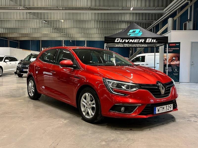 Röd Begagnad 2016 Renault Mégane IV Halvkombi | 94 900 kr (Marknadspris) - Bild 1/4