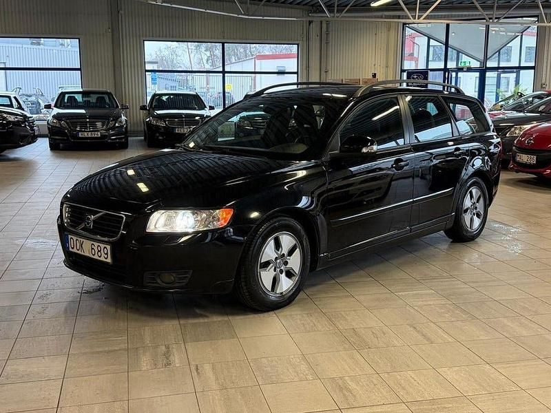 Begagnad Volvo V50 Momentum 109 HK (80 kW) 2010 Svart Kombi