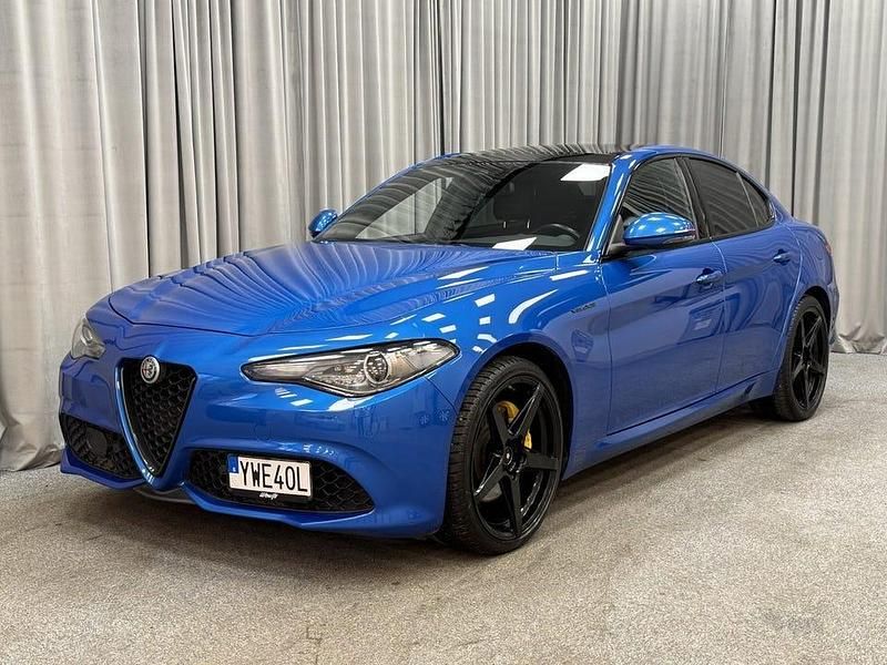 Begagnad Alfa Romeo Giulia Veloce 280 HK (205 kW) 2019 Blå Sedan