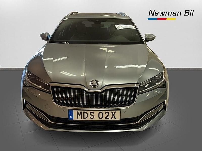 Begagnad Skoda Superb LAURIN & KLEMENT 218 HK (160 kW) 2020 Grå Kombi