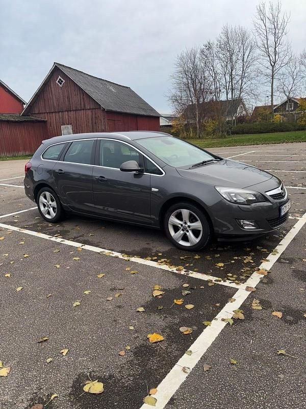 Begagnad 2012 Opel Astra Kombi | 45 000 kr (Marknadspris) - Bild 1/4